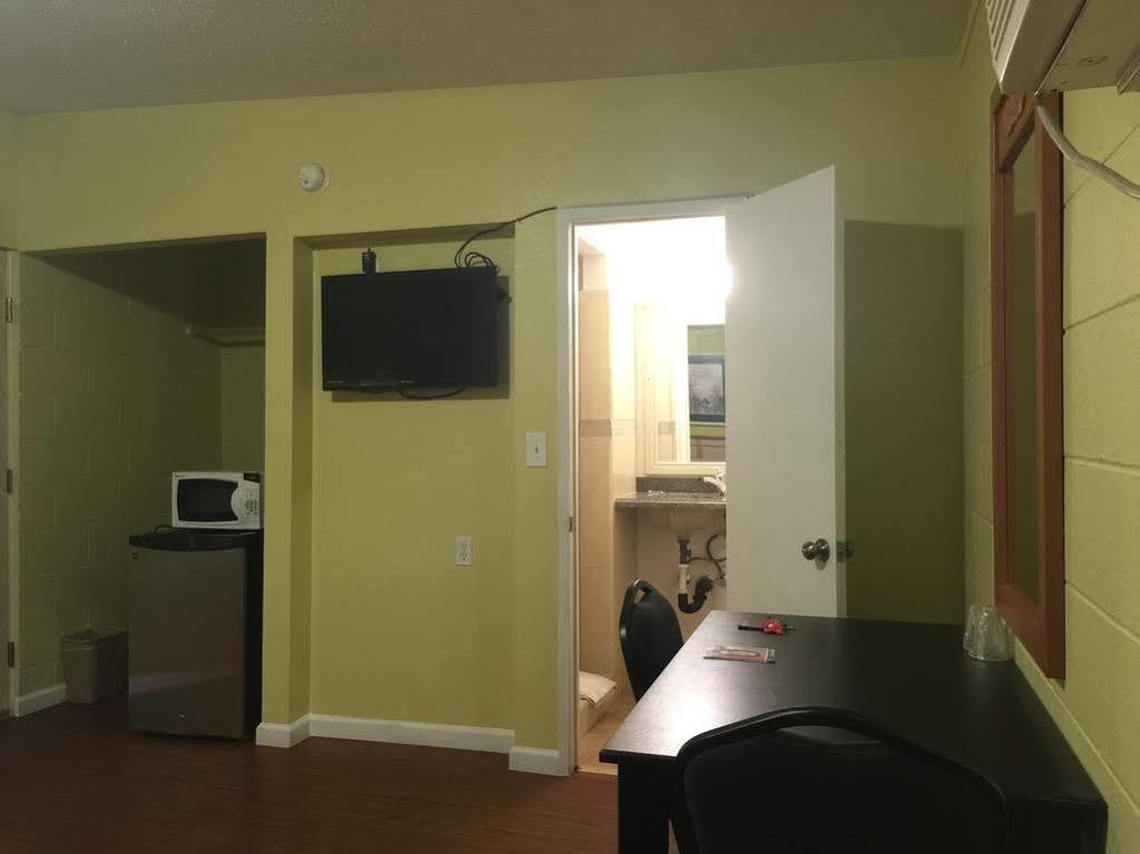 Royal Inn And Suites Hemet Exterior foto